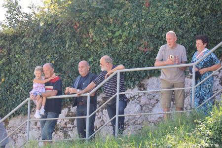 Začasni most v Stranjah povezal levi in desni breg Kamniške Bistrice (15)